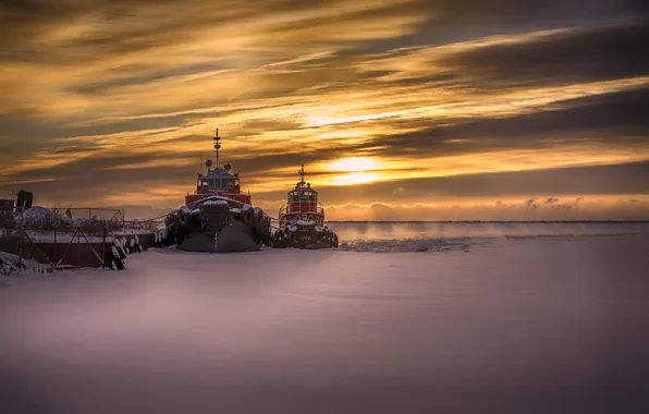Sunset, ice, ships