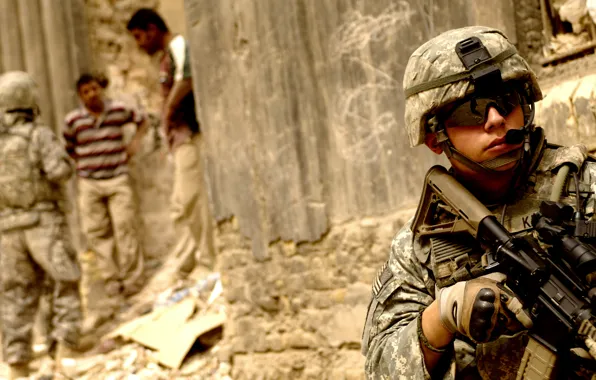 Weapons, people, soldiers, Iraq