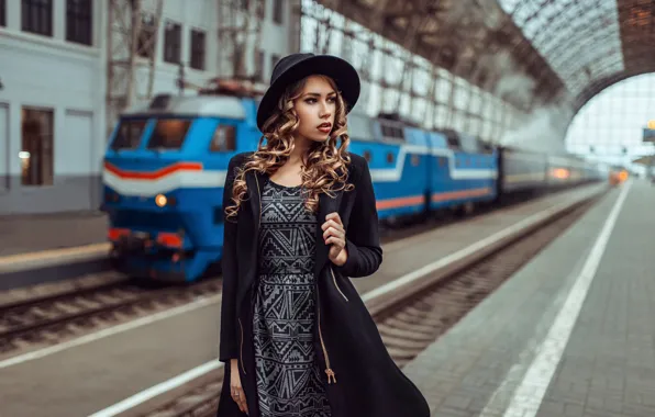 Picture girl, station, the platform, waiting