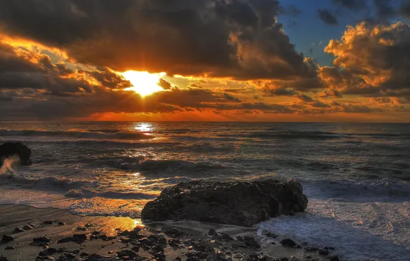 Picture stones, shore, foam, sea, wave, water, beautiful, the rays of the sun