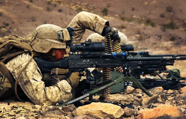 Picture rock, soldiers, M240, machine gun, ammunition, ground, equipment