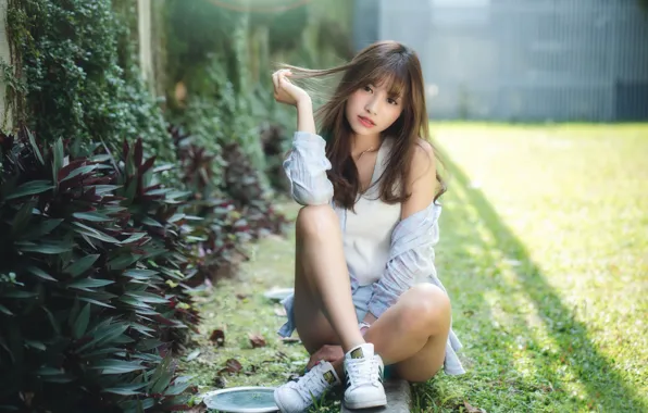 Picture sneakers, legs, sponge, East, Chang