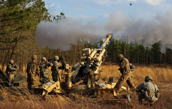 Picture shot, soldiers, howitzer