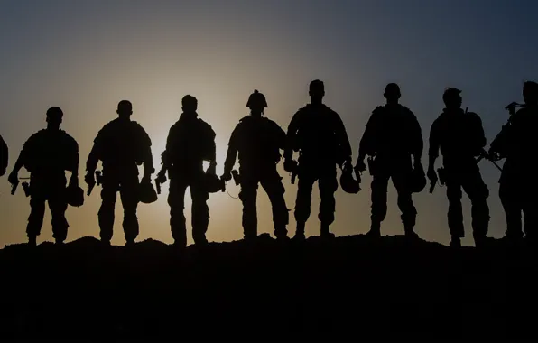 Sunset, weapons, shadow, uniforms, men, fighters, ammunition