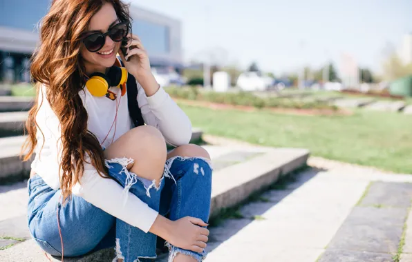 Picture smile, jeans, sunglasses