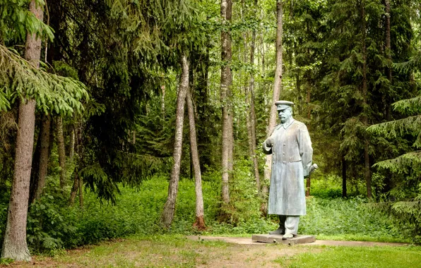 Trees, monument, sculpture, Stalin, Lithuania, Lithuania, Grūtas Park, The Monument To Stalin