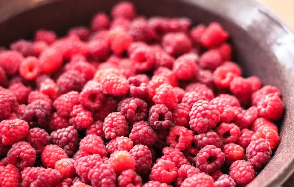 Berries, raspberry, a lot