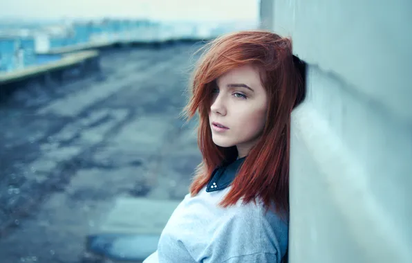 Picture girl, red, on the roof