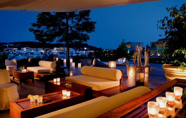 Picture the city, the evening, bar, promenade, terrace