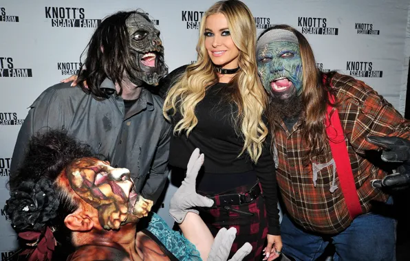 Girl, blonde, guys, mask, Carmen Electra, Halloween