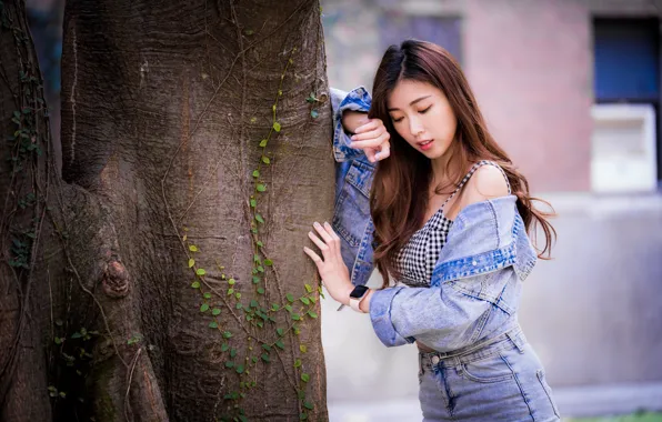 Picture pose, tree, Asian