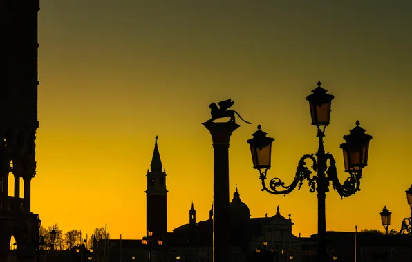 Silhouette, lights, Italy, Venice, Piazzetta, column of St. Mark, Palace Of The Doges