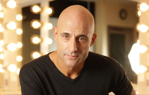 Portrait, t-shirt, actor, light bulb, Mark Strong, Mark Strong