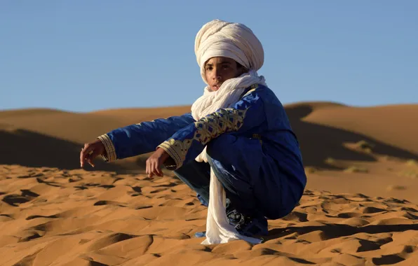 Picture sand, desert, boy