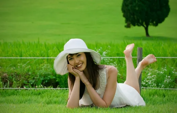 Picture girl, smile, hat