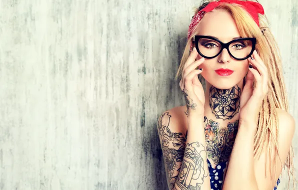 Woman, tattoo, glasses
