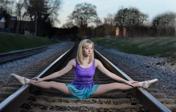 Girl, rails, the situation, railroad, ballerina, twine, Pointe shoes