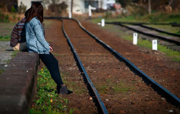 Picture girl, rails, the platform