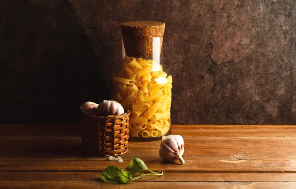 Still life, garlic, pasta