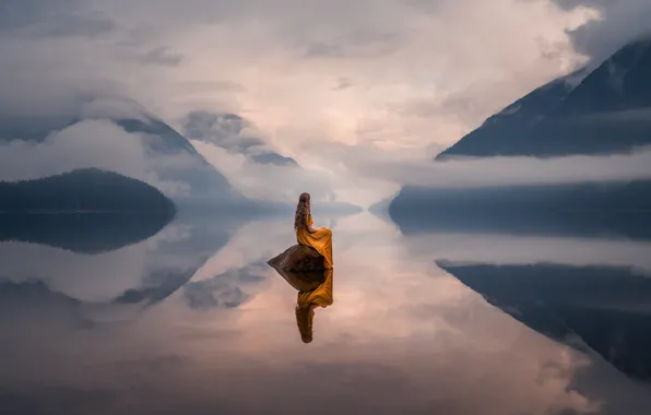 Picture girl, mountains, fog, lake, reflection