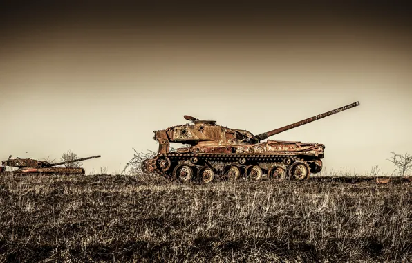 Field, the sky, tank, old