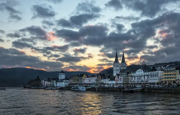 Picture the city, the evening, Rhine