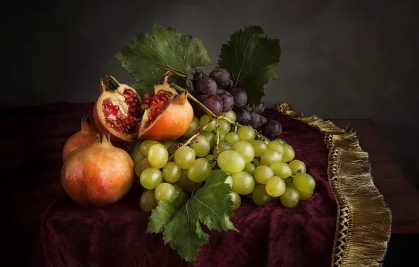 Picture grapes, fruit, still life, garnet, fringe