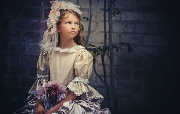 Picture dress, girl, Edie Layland, The Lost Princess