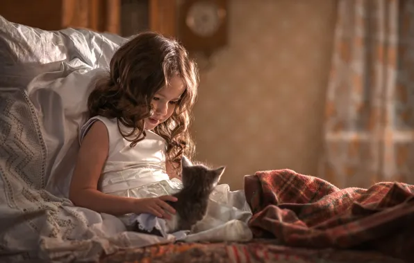 Picture bed, girl, kitty