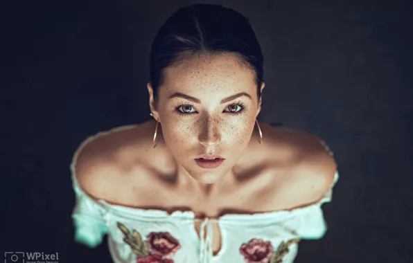 Look, girl, face, background, portrait, earrings, neckline, freckles