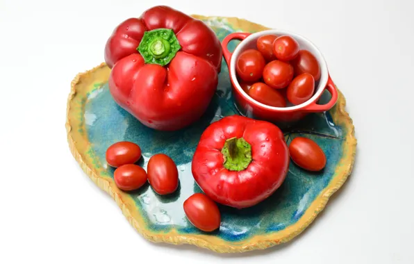 Plate, pepper, tomatoes