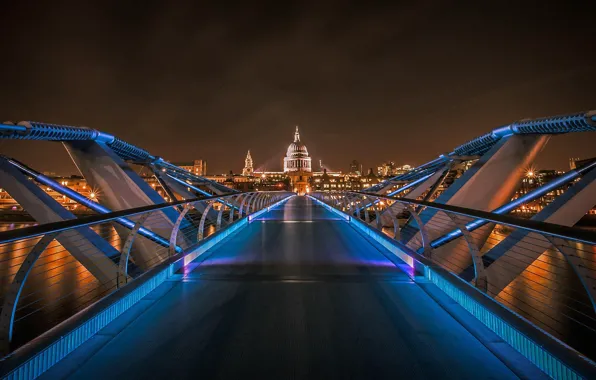 Millenium Bridge, England, London, St. Paul's Cathedral