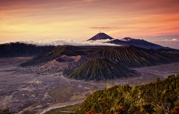 Picture the sky, clouds, the volcano, Indonesia, Java, Tanger, bromo