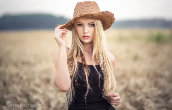 Picture field, pose, model, portrait, hat, makeup, dress, hairstyle