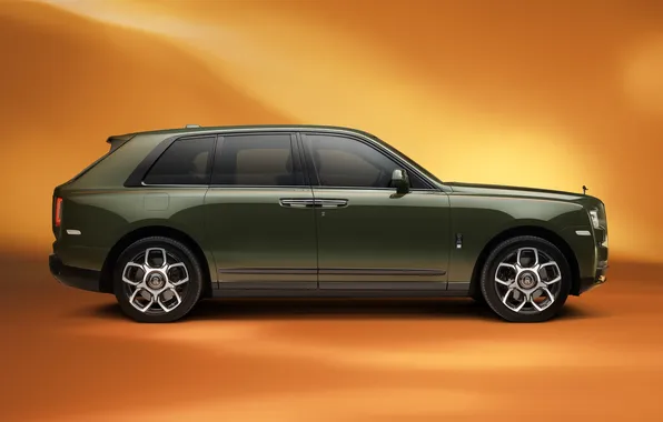 Picture Rolls-Royce, side view, Cullinan, Rolls-Royce Cullinan, Fu-Shion: Military Green, Fu-Shion, Military Green