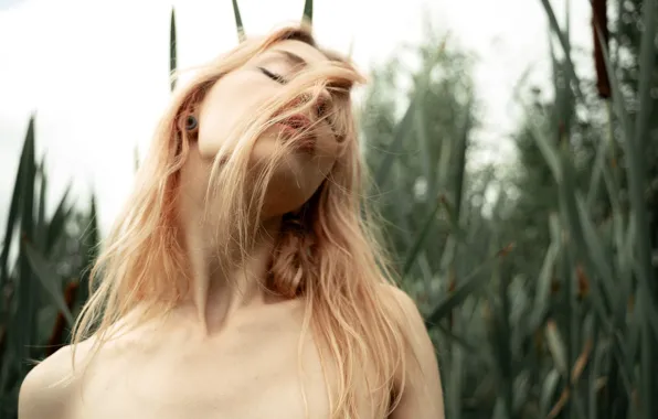 Picture makeup, sponge, curls, He-Whom-No-One-Knows