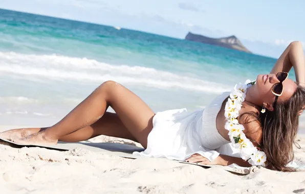 Picture sea, girl, pose, shore, dress, glasses, legs