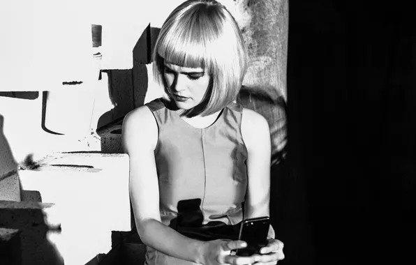 Model, actress, blonde, black and white, photoshoot, Zoey Deutch, Zoey Deutch, Contentmode