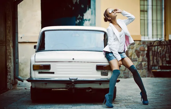 SHOES, WHITE, BROWN hair, SKIRT, MACHINE, KNEE, LADA