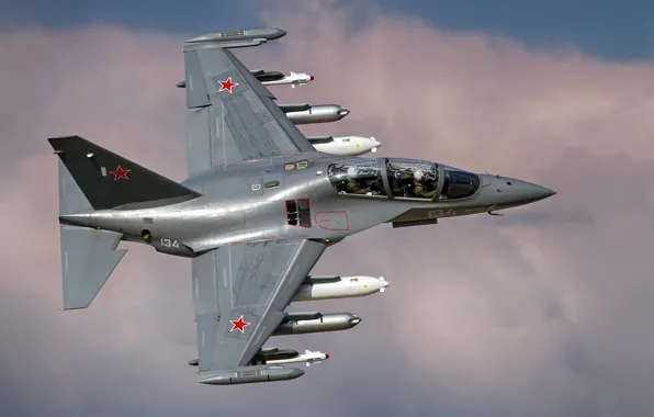 The Russian air force, In the middle, The Yak-130, combat training