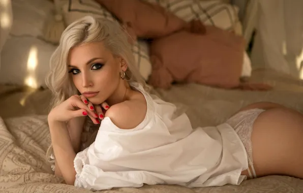 Ass, look, sexy, pose, model, panties, pillow, makeup