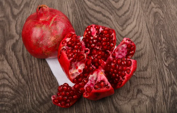 Pieces, delicious, garnet, ripe, seeds