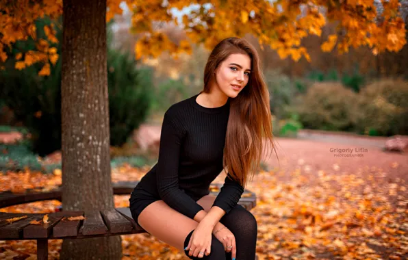 Picture girl, shorts, long hair, legs, trees, photo, photographer, blue eyes