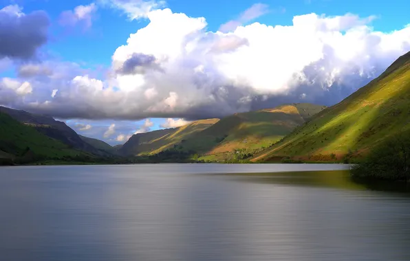 Picture clouds, mountains, lake