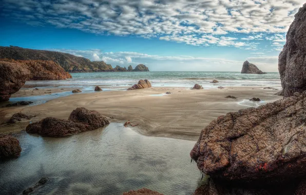 Picture sea, the sky, clouds, mountains, stones, rocks, tide