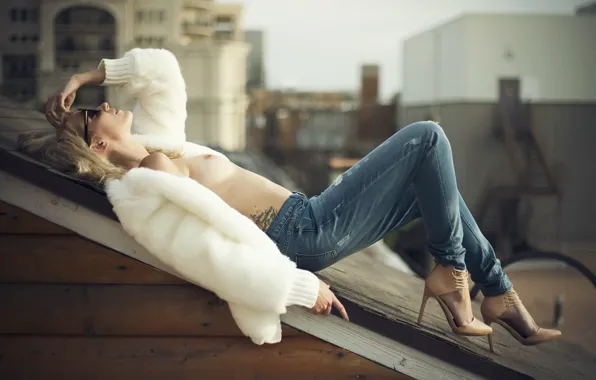 Roof, girl, pose