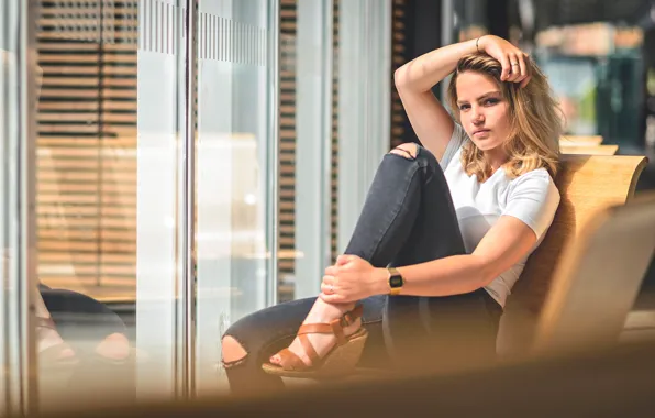 Look, pose, Windows, chairs, jeans, makeup, t-shirt, hairstyle