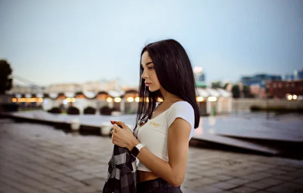 Picture the city, lights, pose, model, portrait, jeans, makeup, Mike