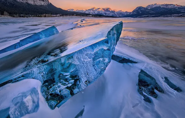 Picture ice, mountains, ice
