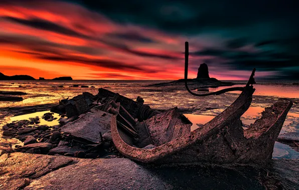 Sunset, shore, UK, the wreckage of the ship